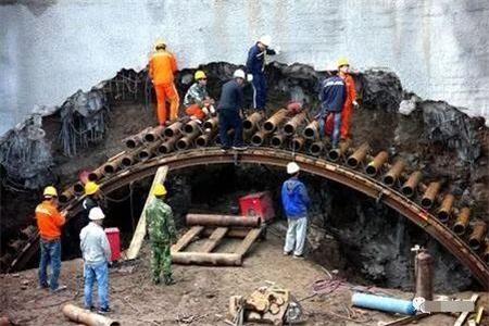 霍山隧道钢花管支护案例